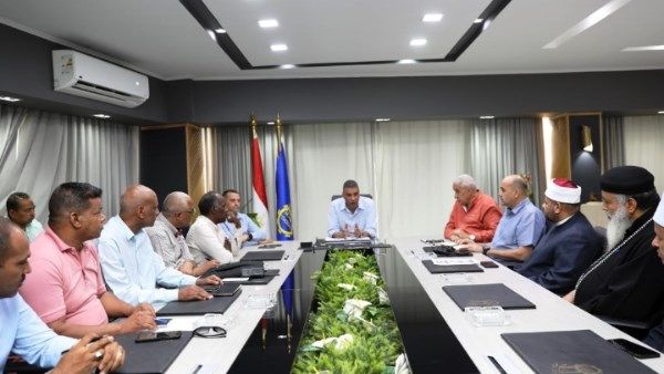 محافظ أسوان : وضع أسلوب وآلية لتنفيذ خطة ترشيد استهلاك الكهرباء محافظ أسوان : وضع أسلوب وآلية لتنفيذ خطة ترشيد استهلاك الكهرباء