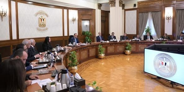 مجلس الوزراء يوافق على تجديد التعاقد مع شركات البطاقات الذكية «سمارت - أفيت» مجلس الوزراء يوافق على تجديد التعاقد مع شركات البطاقات الذكية «سمارت - أفيت»