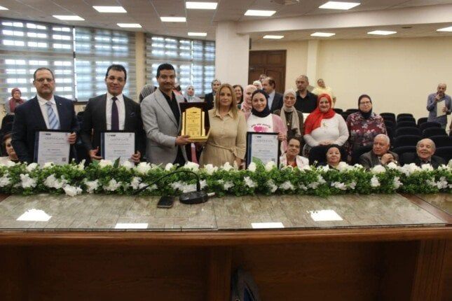 آداب عين شمس تحصد 3 شهادات أيزو دولية معتمدة آداب عين شمس تحصد 3 شهادات أيزو دولية معتمدة