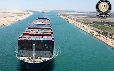 عودة تدريجية للسفن العملاقة.. سفينة الحاويات «CMA CGM OSIRIS» تعبر قناة السويس عودة تدريجية للسفن العملاقة.. سفينة الحاويات «CMA CGM OSIRIS» تعبر قناة السويس