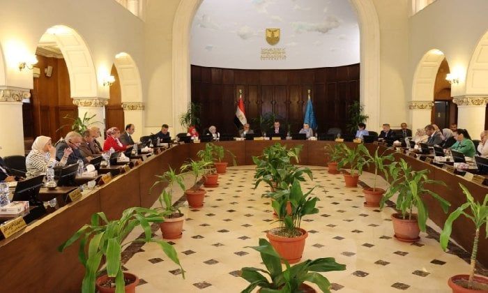 جامعة الإسكندرية تستعرض موضوعات بحثية واتفاقيات دولية وقرارات جديدة لدعم العملية التعليمية جامعة الإسكندرية تستعرض موضوعات بحثية واتفاقيات دولية وقرارات جديدة لدعم العملية التعليمية
