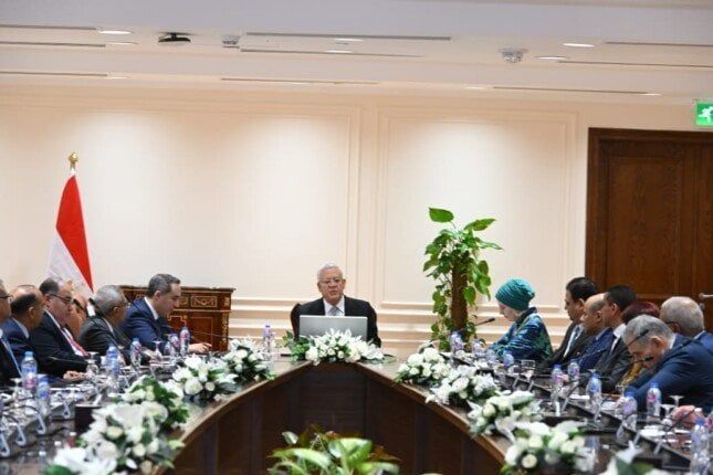 رئيس مجلس النواب يعقد لقاءً مُوسعا مع السفراء المنقولين لرئاسة البعثات الدبلوماسية المصرية بالخارج رئيس مجلس النواب يعقد لقاءً مُوسعا مع السفراء المنقولين لرئاسة البعثات الدبلوماسية المصرية بالخارج