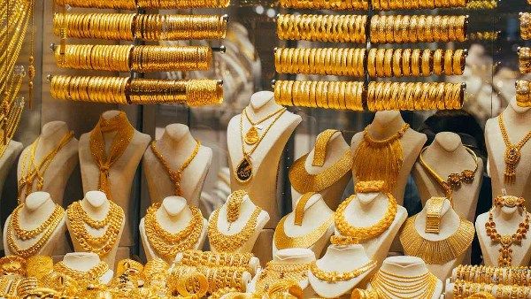 سعر الذهب عيار 21 الآن في مصر وسبائك btc جميع الأوزان الخميس 19 يونيو 2025