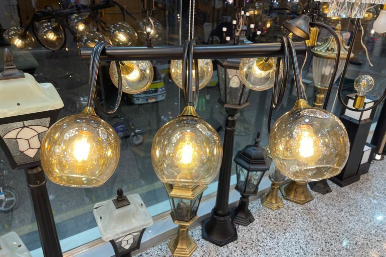 الحكومة المصرية تحث على ترشيد استهلاك الكهرباء في ظل الظروف الاستثنائية الراهنة المصدر: مراسل الجزيرة نت