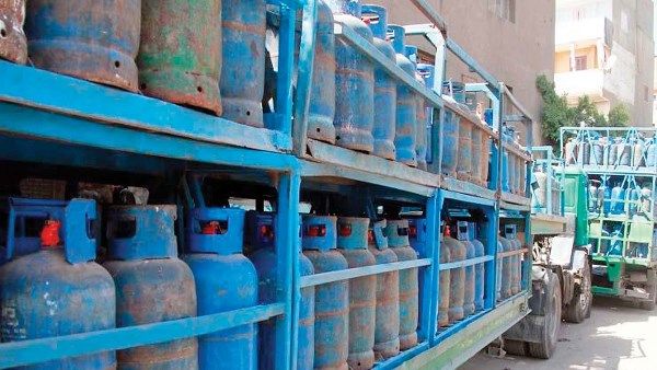 حملة مفاجئة بالأقصر .. ضبط مصنع أسطوانات البوتاجاز ومراجعة الأوزان لحماية المواطنين حملة مفاجئة بالأقصر .. ضبط مصنع أسطوانات البوتاجاز ومراجعة الأوزان لحماية المواطنين