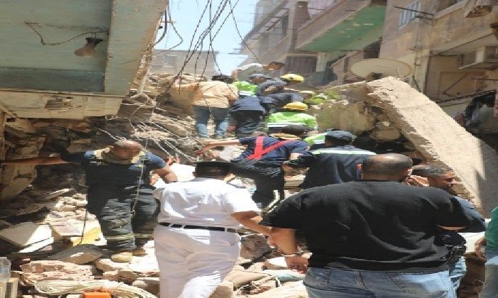 انهيار عقارين بحدائق القبة: جهود الإنقاذ تتواصل بعد استخراج 12 شخصًا ووجود حالتي وفاة انهيار عقارين بحدائق القبة: جهود الإنقاذ تتواصل بعد استخراج 12 شخصًا ووجود حالتي وفاة