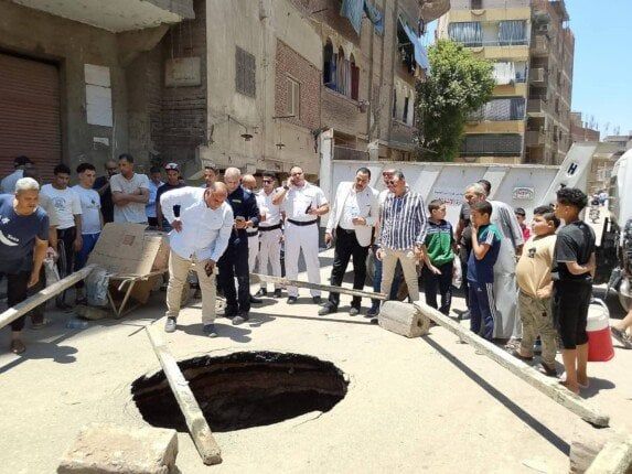 هبوط أرضى بمنطقة الشونة بحي غرب شبرا الخيمة هبوط أرضى بمنطقة الشونة بحي غرب شبرا الخيمة