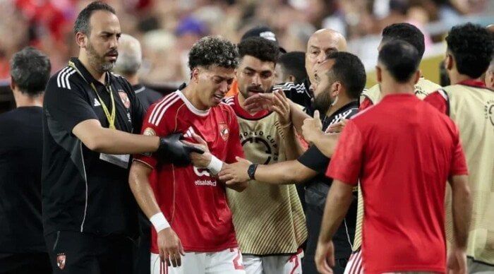 كأس العالم للأندية.. إمام عاشور يغادر معسكر الأهلي متجهًا إلى القاهرة كأس العالم للأندية.. إمام عاشور يغادر معسكر الأهلي متجهًا إلى القاهرة