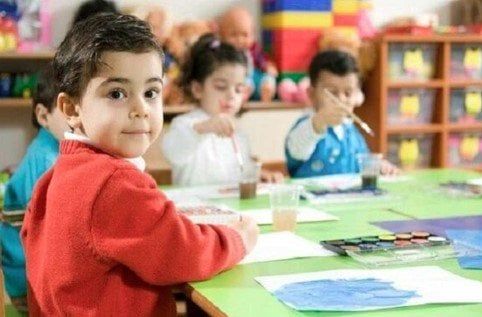 المدارس الحكومية والتجريبية لغات