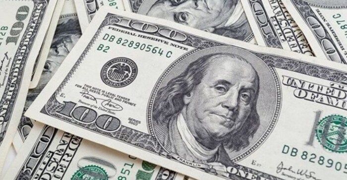 سعر الدولار يهبط لأدنى مستوياته منذ 2022.. شوف بكام الأخضر اليوم؟