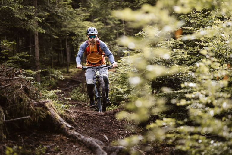 Mountainbiken auf den Falkenberg-TrailsKärnten, Österreich