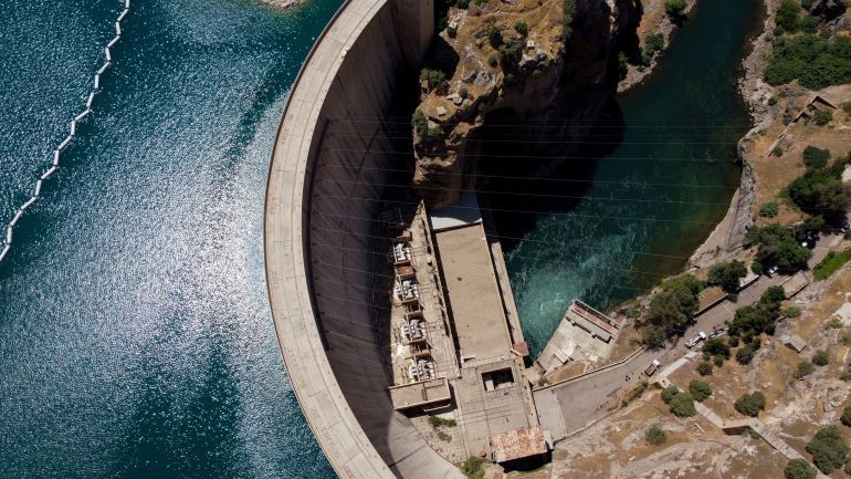 A general view of Dukan dam in Dukan in the western city of Sulaimaniyah, Iraq June 14, 2021. Picture taken June 14, 2021. Picture taken with a drone. REUTERS/Thaier Al-Sudani