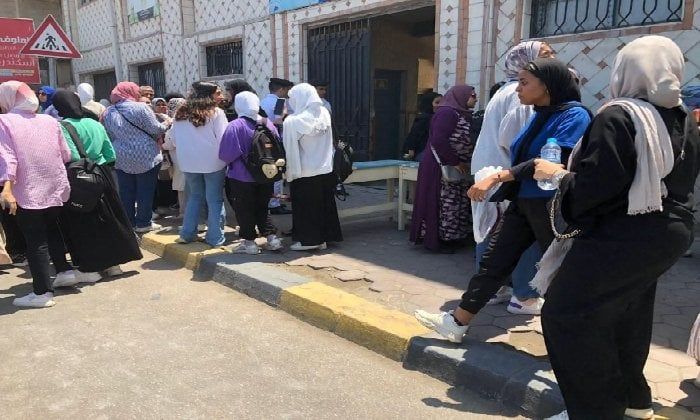 انتظام امتحانات الثانوية العامة بالإسكندرية وسط إجراءات مشددة انتظام امتحانات الثانوية العامة بالإسكندرية وسط إجراءات مشددة