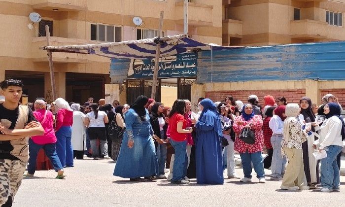 عقب أداء امتحان اللغة العربية.. ردود أفعال متباينة بين طلاب الثانوية العامة بالإسكندرية