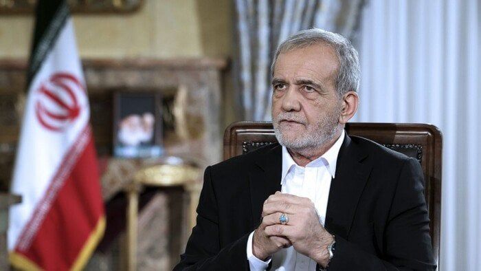 «الرئيس الإيراني»: لن نستسلم للتهديد ومستعدون للتفاوض وفق القانون الدولي «الرئيس الإيراني»: لن نستسلم للتهديد ومستعدون للتفاوض وفق القانون الدولي