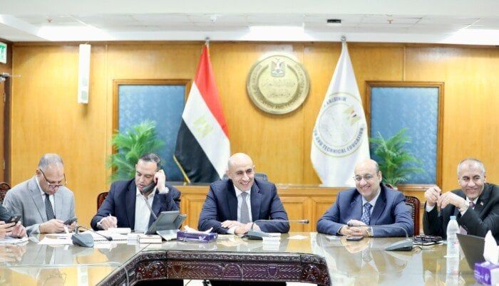 وزير التعليم يشدد على الالتزام بتطبيق الإجراءات الاحترازية خلال امتحانات الثانوية العامة وزير التعليم يشدد على الالتزام بتطبيق الإجراءات الاحترازية خلال امتحانات الثانوية العامة