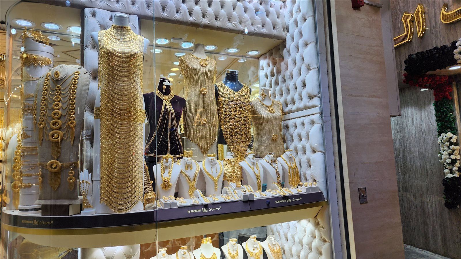 سعر الذهب عيار 21 الآن في مصر بدون مصنعية في محلات الصاغة 23 يونيو 2025