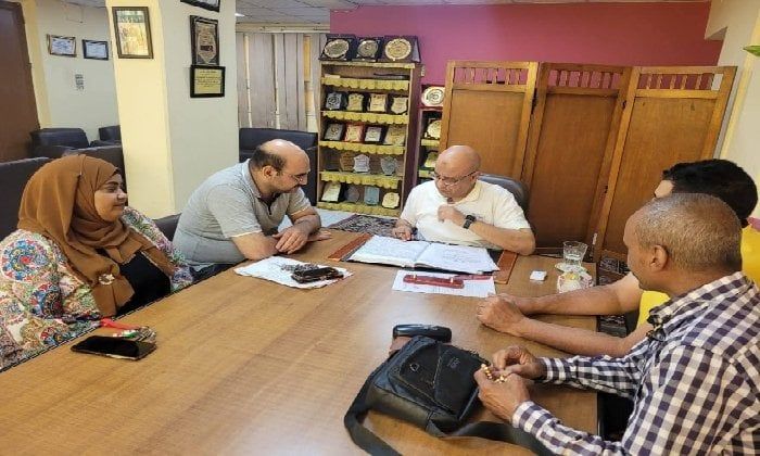 اجتماع لجنة الموارد البشرية لمناقشة منح العلاوة التشجيعية للعاملين بصحة بقنا اجتماع لجنة الموارد البشرية لمناقشة منح العلاوة التشجيعية للعاملين بصحة بقنا