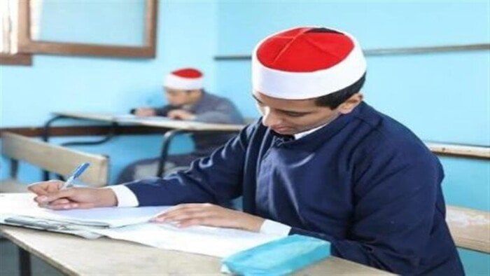 طلاب الثانوية الأزهرية يؤدون اليوم امتحان مادة التوحيد طلاب الثانوية الأزهرية يؤدون اليوم امتحان مادة التوحيد