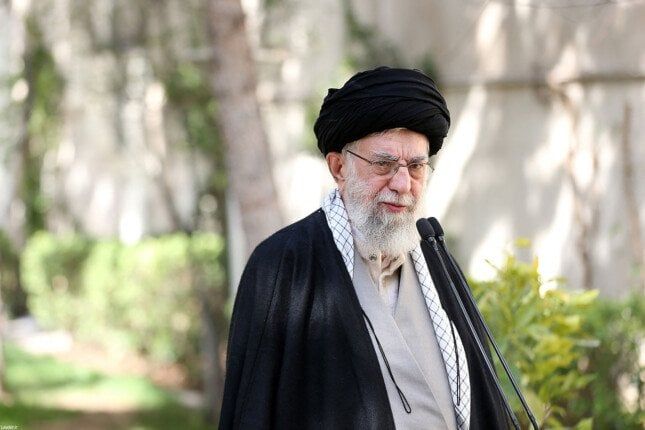 خامنئي: إسرائيل ارتكبت خطأً فادحًا وتتلقى العقاب الآن خامنئي: إسرائيل ارتكبت خطأً فادحًا وتتلقى العقاب الآن