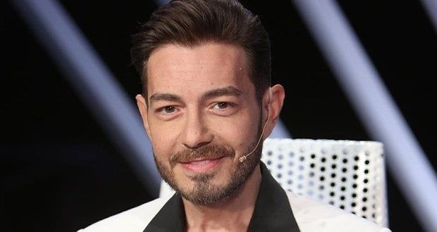 أحمد زاهر يعلق على تكريمه بجائزة نجم العام عن «سيد الناس» أحمد زاهر يعلق على تكريمه بجائزة نجم العام عن «سيد الناس»