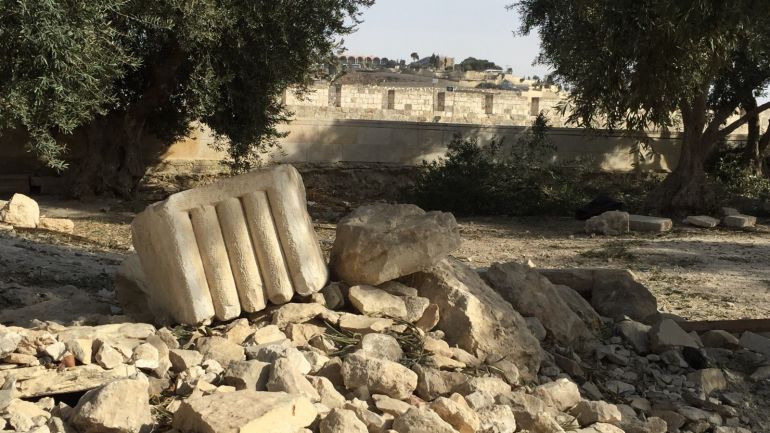 أتربة في ساحات المسجد الأقصى أخرجت من المصلى المرواني عند ترميمه