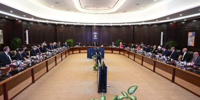 مجلس الوزراء: بدء ترقية الموظفين بالجهاز الإداري للدولة اعتبارًا من يوليو المقبل مجلس الوزراء: بدء ترقية الموظفين بالجهاز الإداري للدولة اعتبارًا من يوليو المقبل