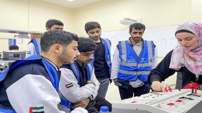 التقديم في مدارس التكنولوجيا التطبيقية
