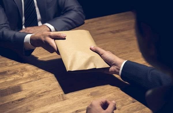 اليوم.. استكمال محاكمة 17 متهمًا في قضية «رشوة الجمارك الثانية» اليوم.. استكمال محاكمة 17 متهمًا في قضية «رشوة الجمارك الثانية»