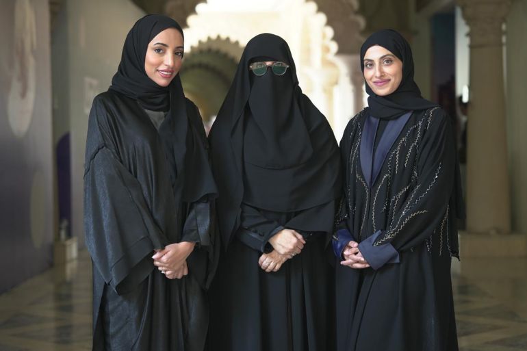 ثلاث أمهات من اليمين لليسار عائشة العماري ونورة العيدة وحمـدة الهتمي صاحبات مبادرة منصة أهالي التوحد
