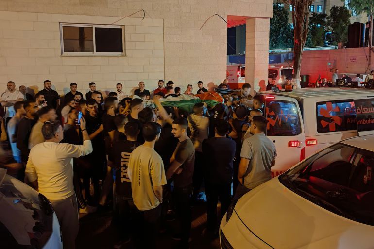 تشييع الشهداء في مجمع فلسطين الطبي