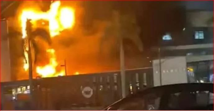 اندلاع حريق في فيلا بمدينة 6 أكتوبر.. والنيابة تحقق اندلاع حريق في فيلا بمدينة 6 أكتوبر.. والنيابة تحقق