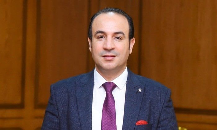 تشجيعا للتعليم المستمر.. «آداب كفر الشيخ» تحتفي بتخرج الدكتور أسامة وفا من جامعة طنطا تشجيعا للتعليم المستمر.. «آداب كفر الشيخ» تحتفي بتخرج الدكتور أسامة وفا من جامعة طنطا