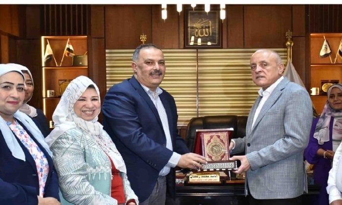 محافظ الأقصر يتفقد أسطول السيارات الجديدة ويفتتح ورشة تصنيع ملابس السلامة المهنية محافظ الأقصر يتفقد أسطول السيارات الجديدة ويفتتح ورشة تصنيع ملابس السلامة المهنية