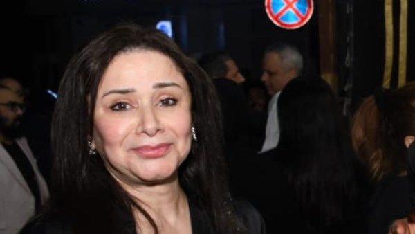 بعد سنوات من الغياب .. منى الشرقاوي تقدم واجب العزاء فى والد تامر عبد المنعم بعد سنوات من الغياب .. منى الشرقاوي تقدم واجب العزاء فى والد تامر عبد المنعم