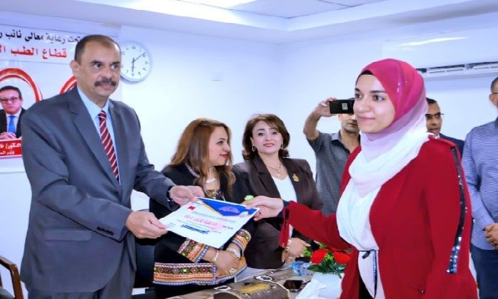 محافظ سوهاج يشارك في فعاليات اليوم العالمي للتبرع بالدم ويشيد بالمشاركة المجتمعية محافظ سوهاج يشارك في فعاليات اليوم العالمي للتبرع بالدم ويشيد بالمشاركة المجتمعية