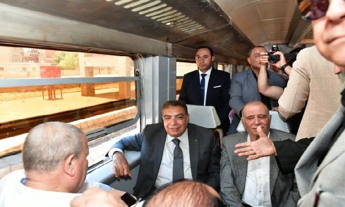 محافظ الدقهلية ورئيس هيئة السكك الحديدية يفتتحان وصلة خط قطار «بلقاس - المنصورة» محافظ الدقهلية ورئيس هيئة السكك الحديدية يفتتحان وصلة خط قطار «بلقاس - المنصورة»