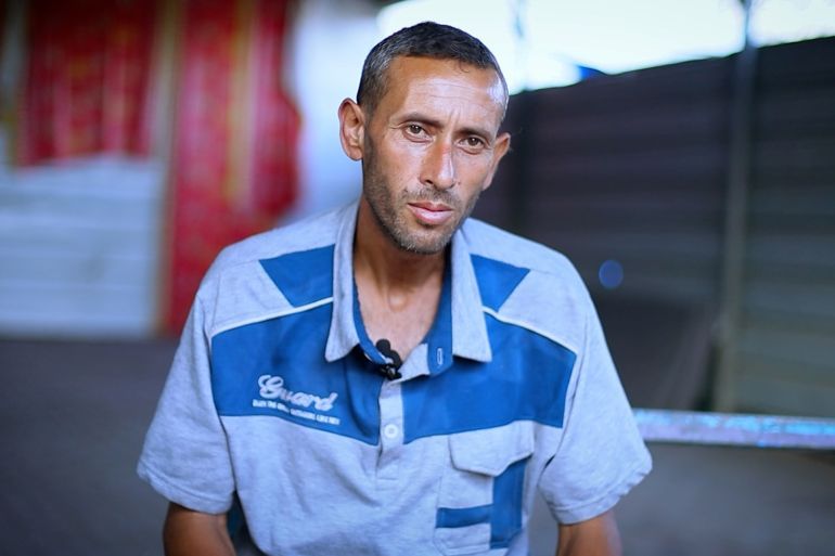 معاناة النزوح والبحث عن لقمة العيش