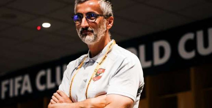 المدير الفني للأهلي يزور الأزهر وشارع المعز (فيديو) المدير الفني للأهلي يزور الأزهر وشارع المعز (فيديو)