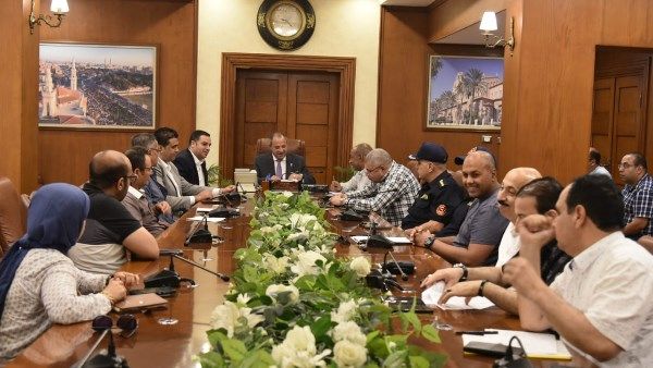 محافظ بورسعيد يعقد اجتماعًا لمتابعة أعمال توصيل المرافق لاستاد النادي المصري محافظ بورسعيد يعقد اجتماعًا لمتابعة أعمال توصيل المرافق لاستاد النادي المصري