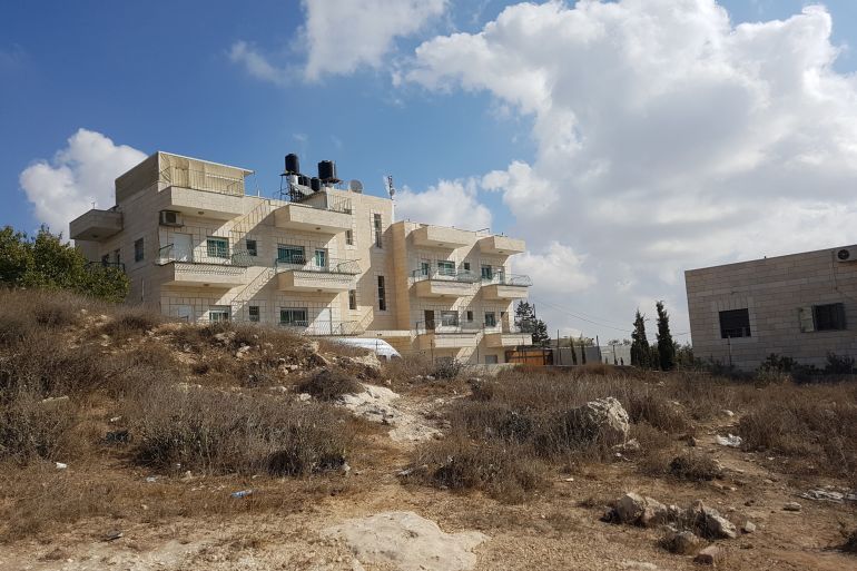 6-جزء من منازل أم طوبا التي سجلت الأراضي التي أقيمت عليها باسم الصندوق القومي اليهودي(الجزيرة نت)