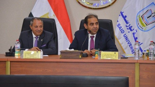رئيس جامعة بورسعيد: شراكتنا مع المحافظة نموذج ناجح للتكامل بين التعليم و التنمية رئيس جامعة بورسعيد: شراكتنا مع المحافظة نموذج ناجح للتكامل بين التعليم و التنمية
