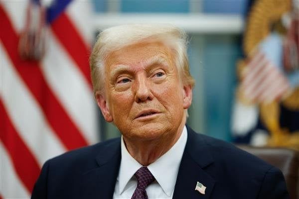 ترامب ينفي تقديم عروض لإيران أو إجراء محادثات معها ترامب ينفي تقديم عروض لإيران أو إجراء محادثات معها