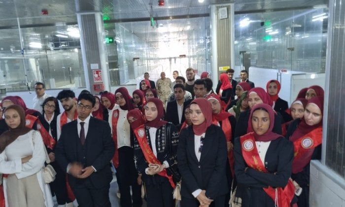 طلاب جامعة الإسكندرية يحتفلون بثورة 30 يونيو في قلب المشروعات القومية طلاب جامعة الإسكندرية يحتفلون بثورة 30 يونيو في قلب المشروعات القومية