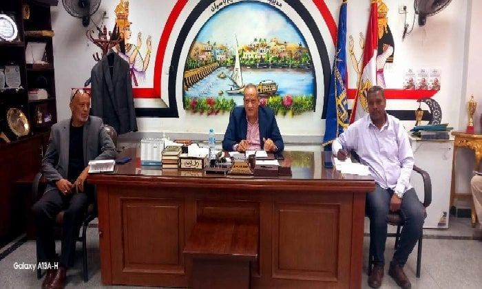 مدير مديرية تعليم أسوان يبحث آليات نقل وانتداب المعلمين قبل بداية العام مدير مديرية تعليم أسوان يبحث آليات نقل وانتداب المعلمين قبل بداية العام