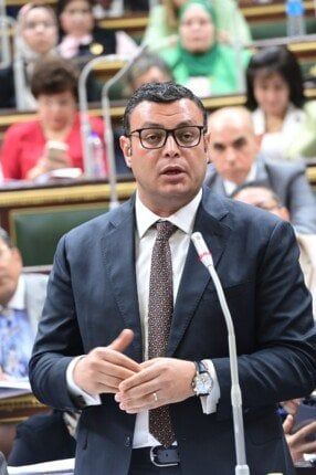 وزير الإسكان: الحكومة ملتزمة بتوفير وحدات للمسنين المستأجرين.. وهناك لجان تدرس الأمر وزير الإسكان: الحكومة ملتزمة بتوفير وحدات للمسنين المستأجرين.. وهناك لجان تدرس الأمر