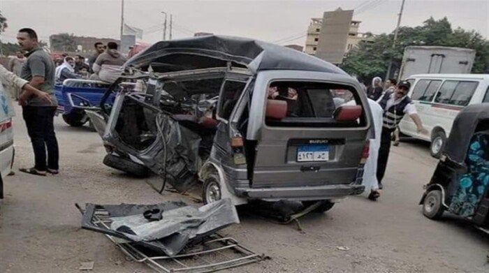 إصابة 6 أشخاص إثر انقلاب سيارة على طريق الإسكندرية الزراعي بالقليوبية إصابة 6 أشخاص إثر انقلاب سيارة على طريق الإسكندرية الزراعي بالقليوبية