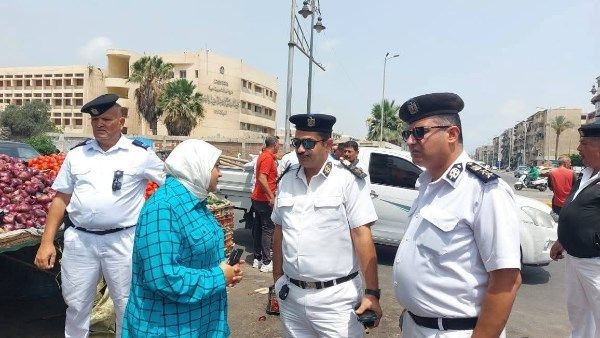 تحت شعار لن نترك شبرا للمخالفين.. حملات مكبرة لإزالة إشغالات ضواحي بورسعيد تحت شعار لن نترك شبرا للمخالفين.. حملات مكبرة لإزالة إشغالات ضواحي بورسعيد