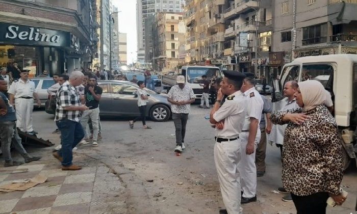 حي منتزة أول بالإسكندرية يشن حمالات مكبرة لإزالة الإشغالات والتعديات