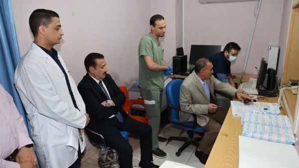 محافظ المنوفية يطمئن على حالات مصابي حادث الإقليمي بالمستشفى |صور